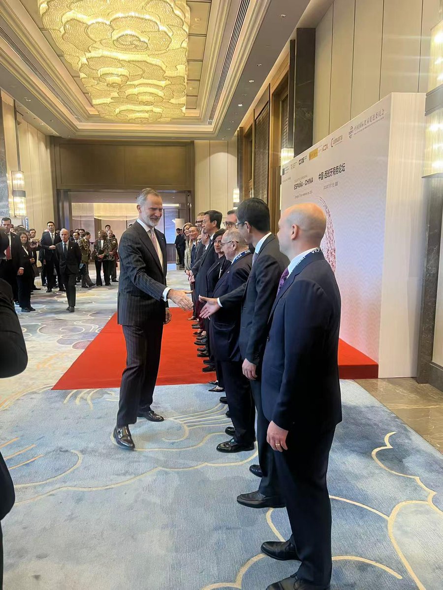 saitecoffshore's tweet image. 📍🇨🇳 Spain–China Business Meeting in Chengdu, organized by @_minecogob and @ICEX_
Our colleague Joseph Deng was on the ground representing us and opening doors to new conversations and partnerships with Chinese stakeholders #China #floatingwind #offshorewind