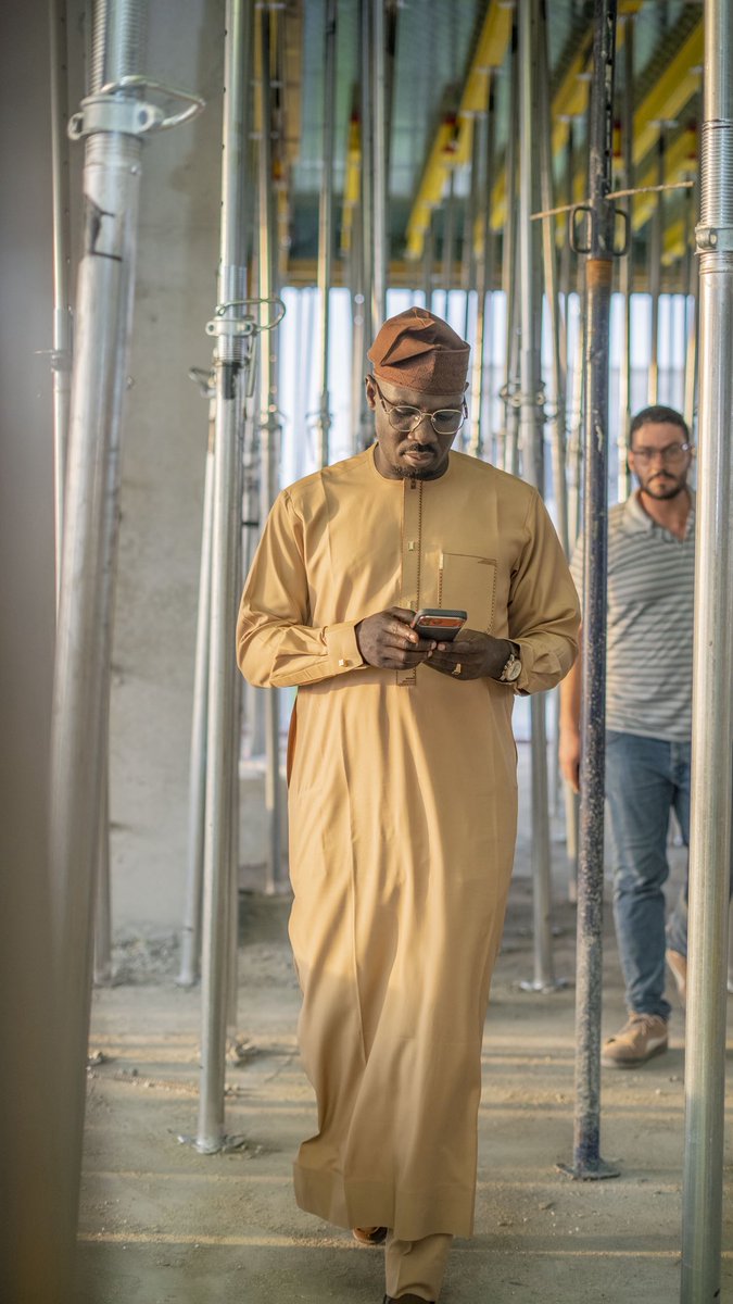 Barka_U_mshelia's tweet image. Vision has this funny way of starting as a quiet whisper — something only you can hear within yourself and then, with enough consistency, it becomes a reality the whole world can see.

Vision is a discipline. It’s the courage to act before the applause, to build before the…