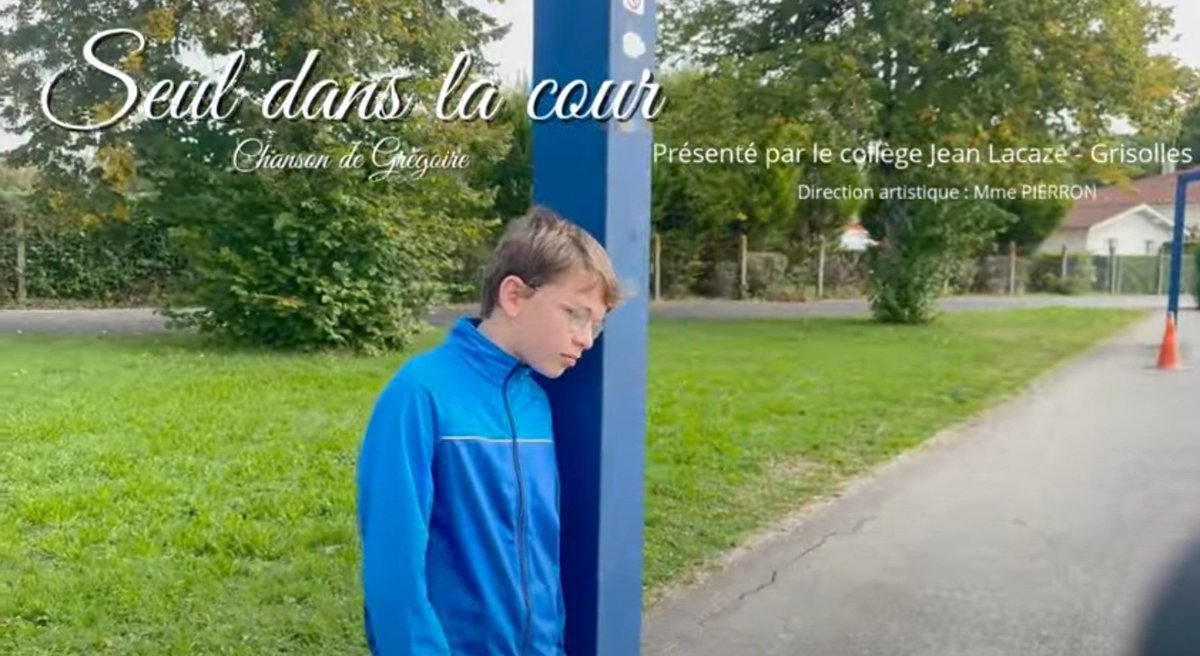 LeNormandCyril1's tweet image. Seul dans la cour. Film #NAH ! Campagne 2025 @CollegeLacaze
Un groupe d'élèves, coordonné par Mme PIERRON, professeure d'éducation musicale, a réalisé un film, à partir d'une chanson de Grégoire. youtu.be/E7HPflFhpAg?si… via @YouTube
Bravo aux élèves et à Mme PIERRON !