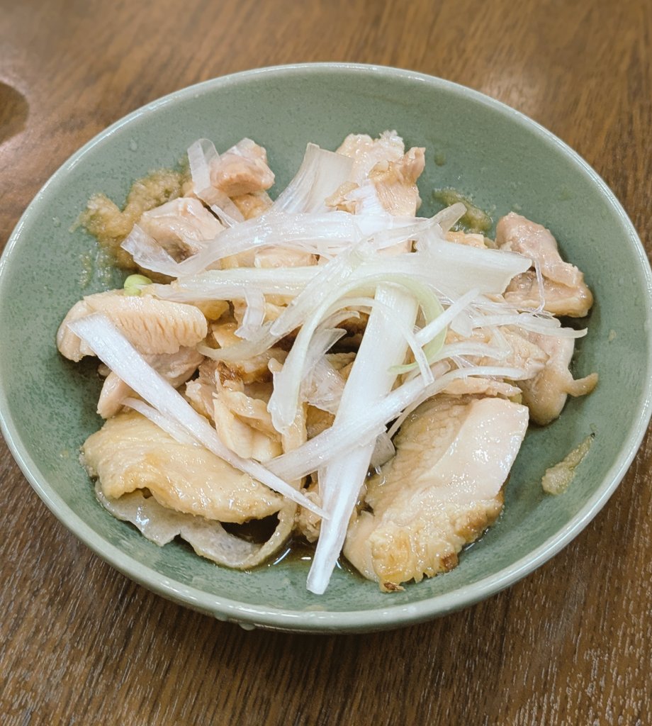 鶏辛　400円
自家製ポン酢と大根おろしが酒すすむぞ