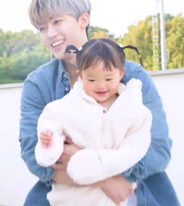 813UPDATES's tweet image. Baby Bom looks just like Kkyuping in human form 🥹🩷

#JAEMIN #재민