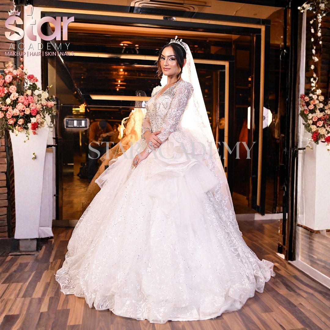 starACADEMYNV's tweet photo. Soft glam eyes, luminous skin, pearl-finish radiance, and that serene bridal glow… this look is crafted to feel heavenly, timeless, and hyper–real.
📍 Star Academy, Nirman Vihar, Delhi
📸 IG: @staracademynv
🌐 https://t.co/Pkd8r0ZaeN
📞 9540-888369 
#iamtarunstar #StarAcademy https://t.co/Ns5r4L8wDN