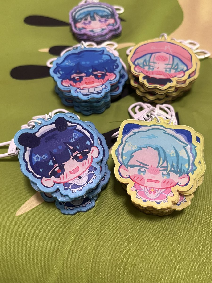 Remaining non-shaker charms arrived!! THEY TURNED OUT SO CUTIEFUL. Will take better product photos later but I’ll be bringing these with me for magics and mystics 2!! 🫶