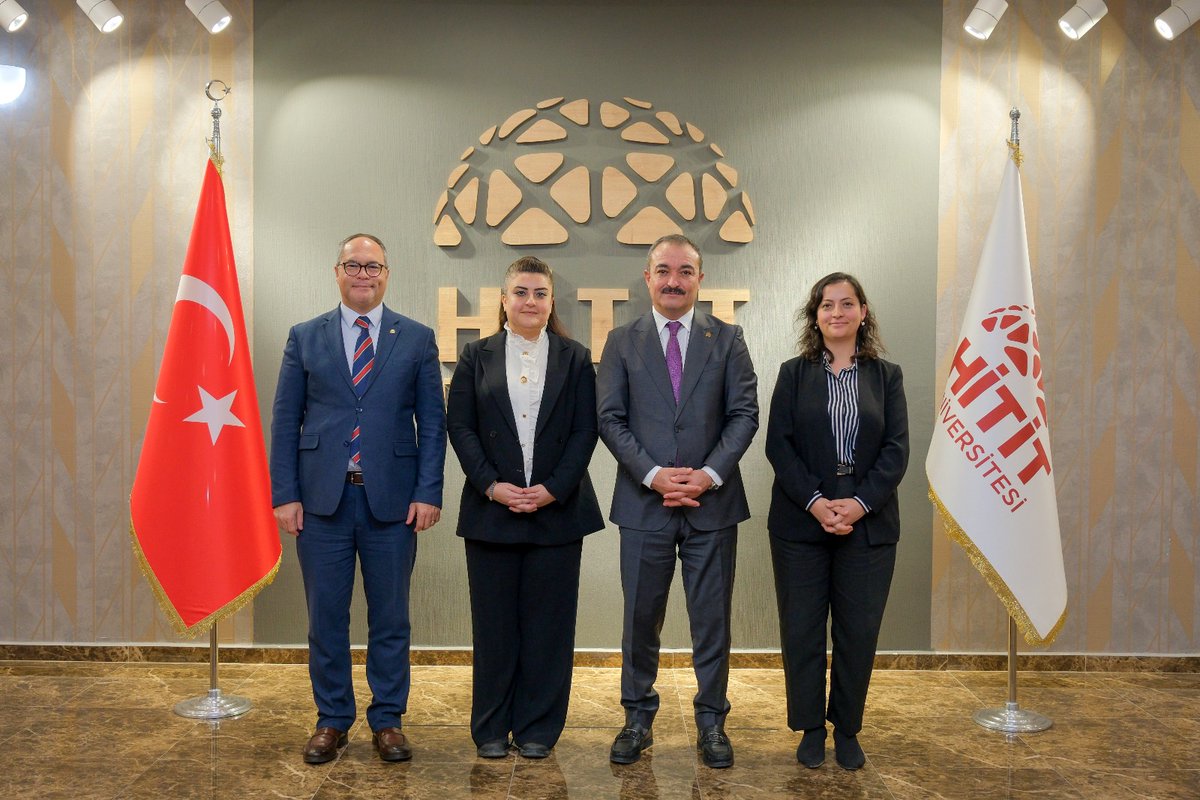 Siber güvenlik bilincini artırmak ve gençleri dijital savunma alanında yetiştirmek amacıyla hayata geçirilen “Türkiye Siber Vatan Programı” için imzalar atıldı.

✍️ haber.hitit.edu.tr/gundem/turkiye…

#HititÜniversitesi <a href="/ProfAliOzturk/">Ali Osman Öztürk</a> <a href="/okakalkinma/">Orta Karadeniz Kalkınma Ajansı (OKA)</a>