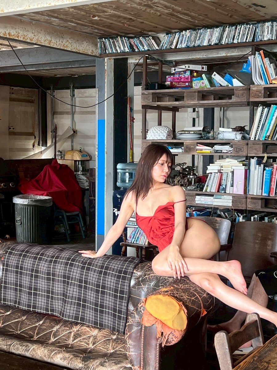 一夜明け、皆様の元に「ふれあ、ふりる。」続々と届いているようで嬉しいです！🎉

これからも、ずっと。グラビアの表現を更新し続けるにとりんから目が離せません👀