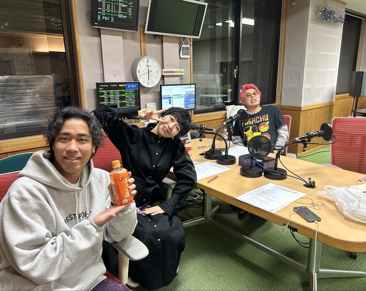 🔥#ファンファーレと熱狂 のラジオな奴ら🔥

夜6時〜9時まで  📻始まります！
温かいお茶とともに🍵🟠　今週もよろしくです〜

📡ファンファーレと熱狂のラジオな奴ら Part1 KBS京都ラジオ 2025/11/21(金) 18:00-19:00 
radiko.jp/share/?t=20251… #radiko 

#ラジオな奴ら