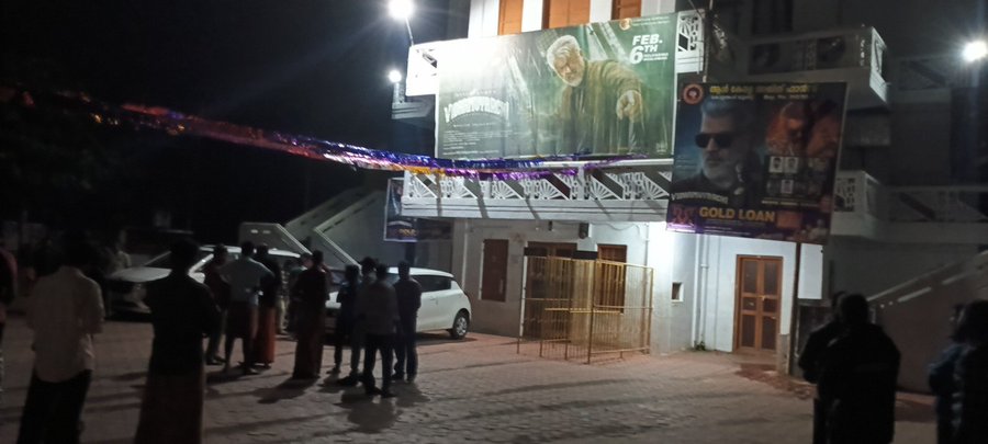 Deepak291685736's tweet image. 😂😂😂🤣🤣🤣🤣 poi un range ku oombuda potta kuthi 🤡