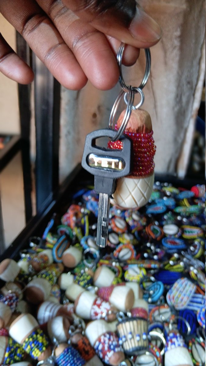 BagalaCrafts's tweet photo. Different elegant key Holders 
Crafted with love to make sure your keys are safe 

For orders
☎️ 0780247449 https://t.co/6bWvzfoILS
