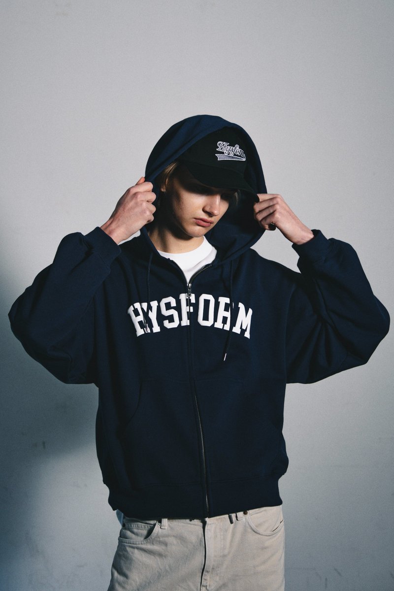 hysformofficial's tweet image. HYSFORM 2025 FALL / WINTER COLLECTION
2025.11.22(SAT) 12:00 ON SALE

■ITEM LINE-UP
ARC FULL ZIP HOODIE
PRICE：¥19,800 tax-in
COLOR：H.Grey / Navy
SIZE：S / M / L / XL

x.gd/uTvaj

@ballistik_fext
@vertical_garage
#BALLISTIKBOYZ
#HYSFORM
#verticalgarage