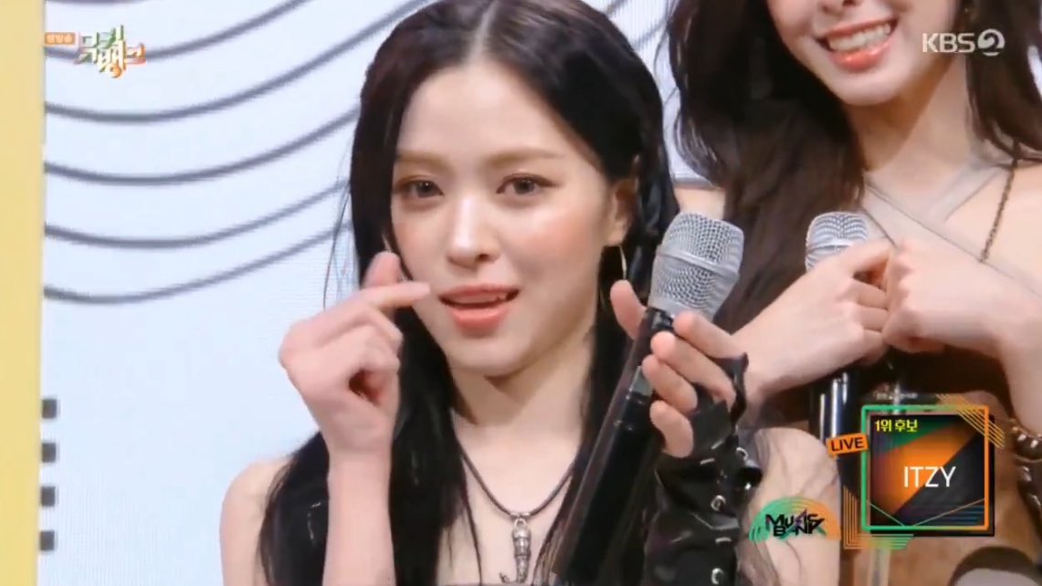geminiariest's tweet photo. today mubank🖤 https://t.co/s6JMDlOdna