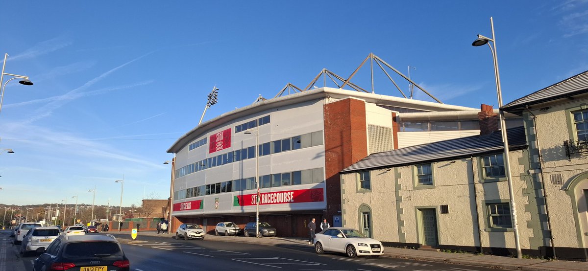 Welcome to Wrexham!

A cold crisp day,but the chance to talk about decabonising HGVs with the launch of the Moving to Zero programme in Wales