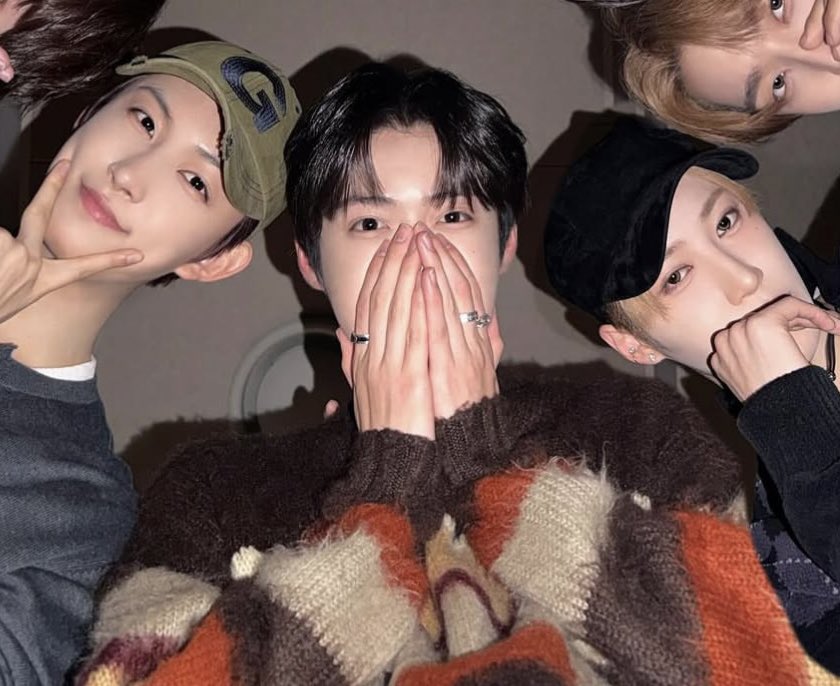 _swhyn58's tweet image. 손 크고 어깨넓은거 체감됨 #정상현