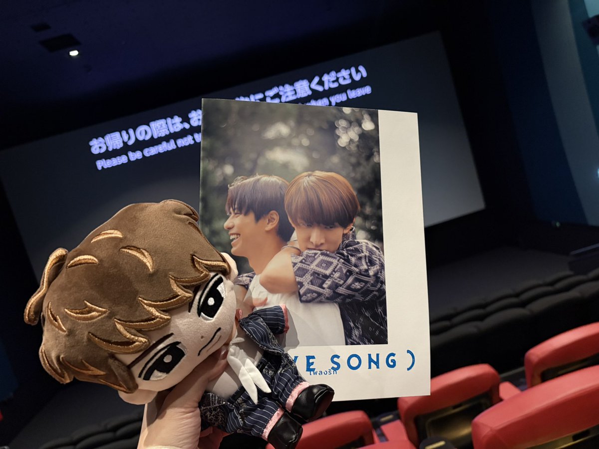 sa_snst15's tweet photo. (LOVE SONG)🌻🌻
響く切ない歌声も、表情も本当に刺さるものがありました
心身を削って臨んだ思いも少しは汲めたような気がする
康二くん、ウィンくんこの作品に出会わせてくれてありがとう！
康二くんの代表作にきっとなるだろうな✨
#映画LOVESONG #movieLOVESONG 
#向井康二　#こーじに伝書鳩 https://t.co/nFVF7fbA6S