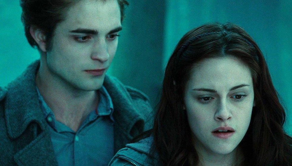 AboutMusicYT's tweet image. Twilight was released in theaters 17 years ago today.