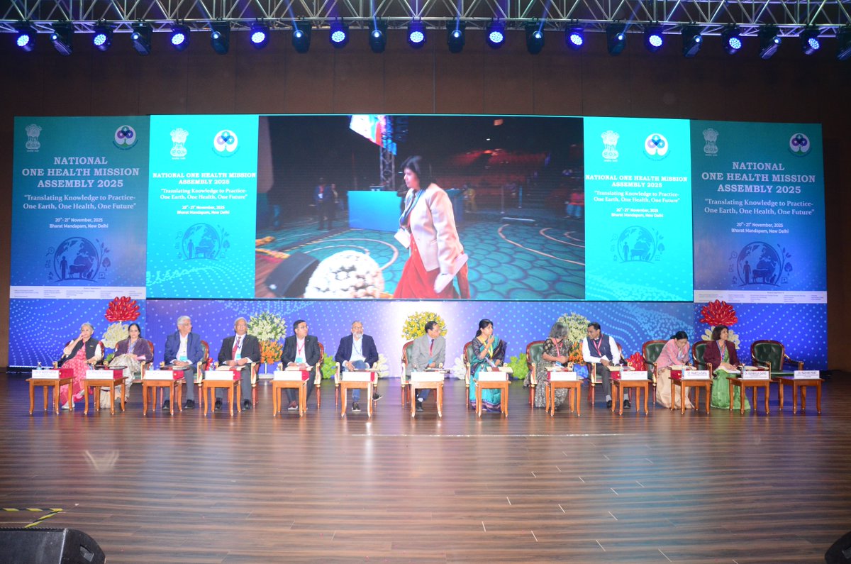 ICMRDELHI's tweet image. Day 2 highlights: Session 5 Panel Discussion chaired by Dr. V.K. Paul @NITIAayog, bringing together experts to reflect on community-centred strategies and system-wide readiness for effective One Health implementation. 
#NOHAssembly #OneHealth