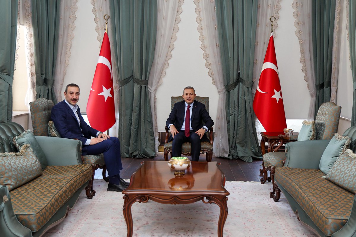 Valimiz Sayın Tahir Şahin AK Parti Kilis İl Başkanı Sayın Serhan Diyarbakırlı'yı kabul etti.