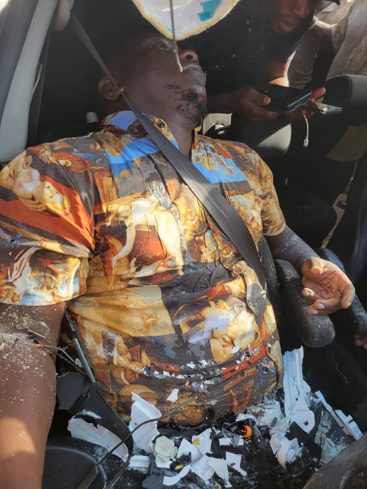 BergsonBtk600's tweet photo. 🛑💔Le patron du groupe rebelle #Zaire allié de #CRP_M23 ,#BARAKA serait décédé de suite d’un accident de circulation survenu à #Bugoma à Kampala ( Ouganda 🇺🇬).
Que son âme se tourmente en enfer.
@JulesMNational https://t.co/FpAniBKrEB