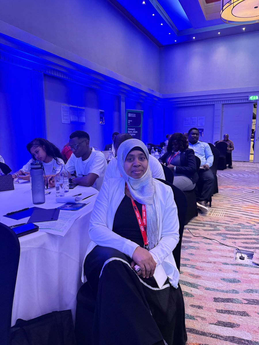 CSCAlumniKenya's tweet image. HAPPENING NOW: We are at the @BritishCouncil &amp;amp;  @ke_British Alumni UK &quot;Opportunities Unlocked&quot; event in Upperhill, Nairobi.

Our #CSAAK alumni are sharing practical takeaways with prospective students looking to pursue further studies in the UK🇬🇧

Great space to network! #StudyUK