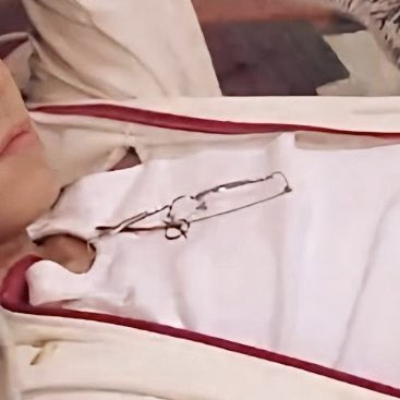 MayTaless's tweet photo. are we gonna get to see him in glasses 😭☝️ https://t.co/gZRfeReaEe