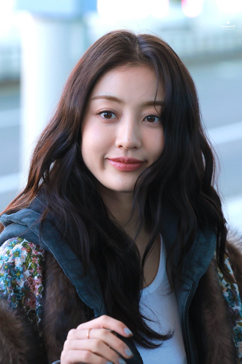 zyo21gyi's tweet photo. 251121 

이뻐여 진짜🫶🏻'

#TWICE #JIHYO
#트와이스 #지효 #ジヒョ https://t.co/sqjSNsDmwQ