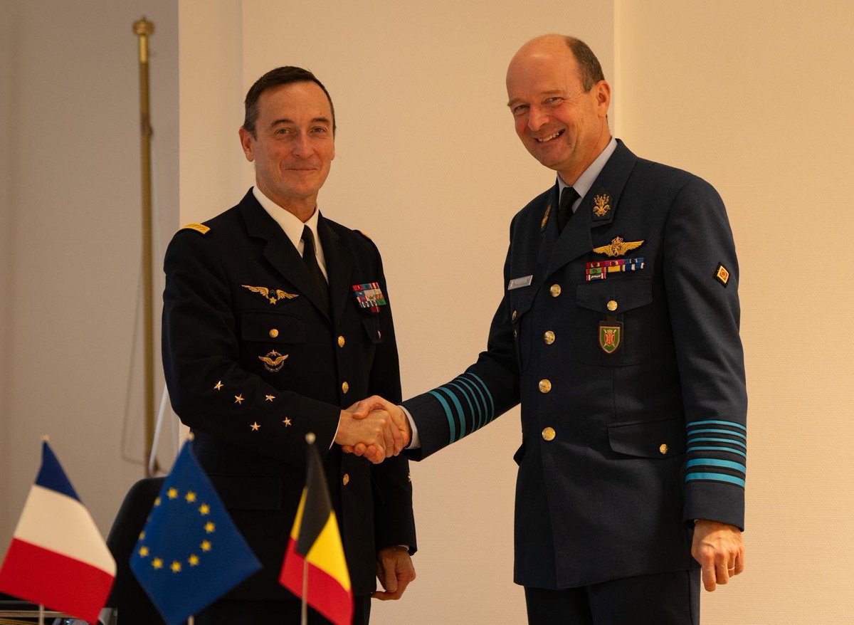 CEMA_FR's tweet image. À Bruxelles au Comité militaire de l’Union européenne, avec le général Sean Clancy et en présence des chefs d’état-major des armées des États membres de l’UE 🇪🇺.

➡️ Discussions sur le contexte stratégique sur notre flanc est, le soutien résolu à l’Ukraine et la nécessité de se…