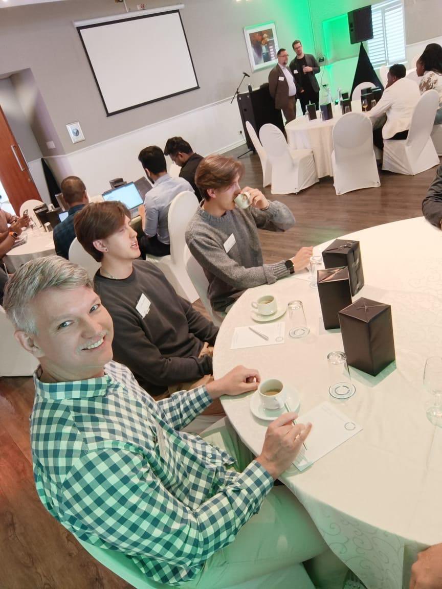 obsidianza's tweet image. Obsidian Systems hosted developers, architects, DevOps engineers, and IT professionals at MongoDB Day x AWS yesterday.
The half-day event focused on application modernisation and cloud migration with MongoDB Atlas on AWS.

#MongoDB #AWS #CloudMigration #ApplicationModernisation