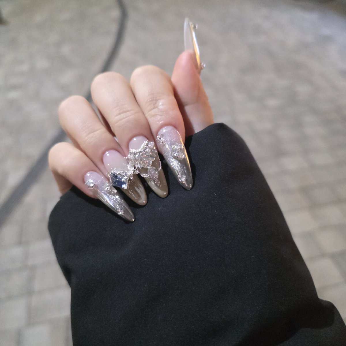 BJYX_DH_805105's tweet image. 올만에 네일싹싹갈김