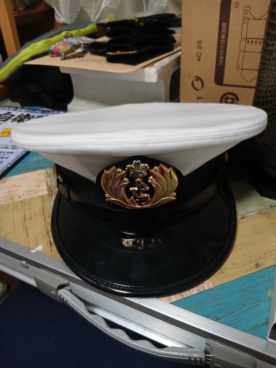 海上自衛隊、やっぱりカッコいいですね‼︎😎🤩 コスプレとはまったく