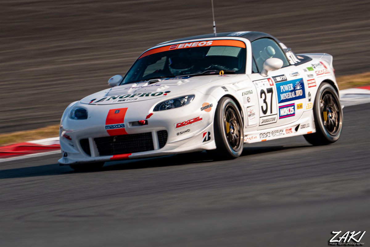 memorial2000's tweet image. ENEOS スーパー耐久シリーズ2025
第7戦 S耐FINAL大感謝祭

Attackでもお馴染みのNOPROさんです！個人的にGT300のカラーリングを思い出したりします♪

ST-4 Class No37 DXLパワーミネラルEVO☆NOPRO☆NCロードスター

#S耐 #スーパー耐久 #SuperTaikyu  #ENEOS #BRIDGESTONE #S耐フォトコン2025