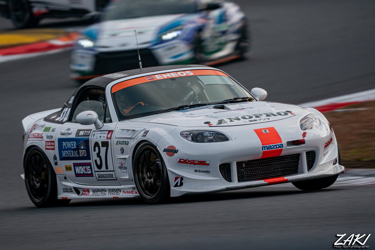 memorial2000's tweet image. ENEOS スーパー耐久シリーズ2025
第7戦 S耐FINAL大感謝祭

Attackでもお馴染みのNOPROさんです！個人的にGT300のカラーリングを思い出したりします♪

ST-4 Class No37 DXLパワーミネラルEVO☆NOPRO☆NCロードスター

#S耐 #スーパー耐久 #SuperTaikyu  #ENEOS #BRIDGESTONE #S耐フォトコン2025