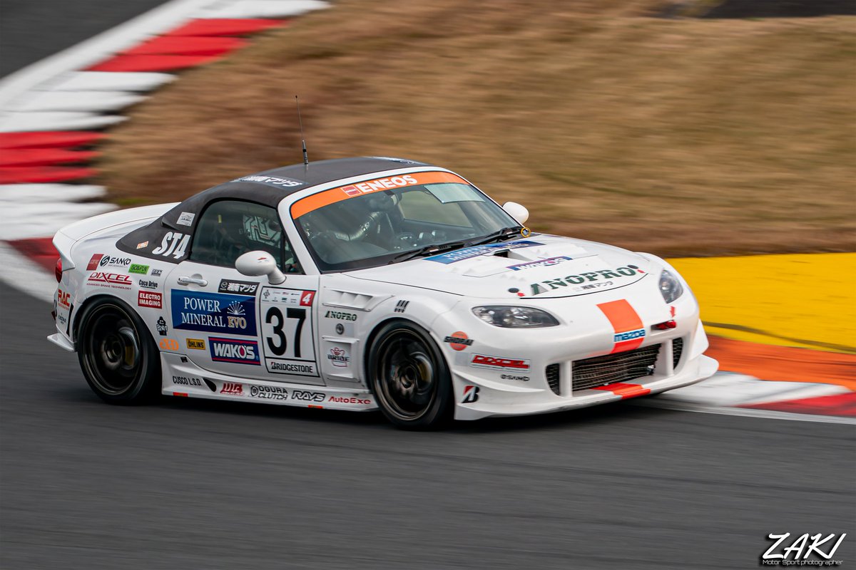 memorial2000's tweet image. ENEOS スーパー耐久シリーズ2025
第7戦 S耐FINAL大感謝祭

Attackでもお馴染みのNOPROさんです！個人的にGT300のカラーリングを思い出したりします♪

ST-4 Class No37 DXLパワーミネラルEVO☆NOPRO☆NCロードスター

#S耐 #スーパー耐久 #SuperTaikyu  #ENEOS #BRIDGESTONE #S耐フォトコン2025