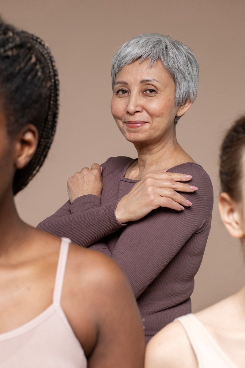 NathanNoCode's tweet image. Je test depuis peu l’IA intégré à Shopify : Sidekick 🦾

Et je dois dire que c’est un plutôt bon outil, même pour l’édition d’image !

La qualité est bonne, selon vous, quelle est l’image d’origine ? 👇🏼