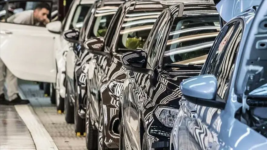 Yarın başlıyor! Bu otomobillerin fiyatları 500 bin lira artacak...İşte zamlanacak otomobiller... elit-haber.com/haber/yarin_ba…