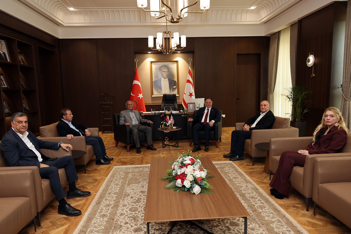 Cumhuriyet Meclisi Başkanı Ziya Öztürkler, Kıbrıs Türk Belediye Başkanları Derneği Başkanı Yücel Atakara ve beraberindeki heyeti kabul etti.cm.gov.ct.tr/Haberliste?id=…