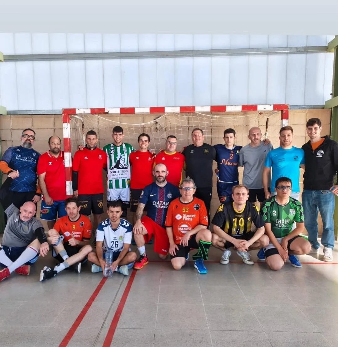 Fins a cinc jugadors del CHSA Special TEB van participar en l’entrenament de la selecció catalana DMEM. Enhorabona, Roger, Francesc, Alfonso, Enric i Jorge!!!🧡🖤🧡