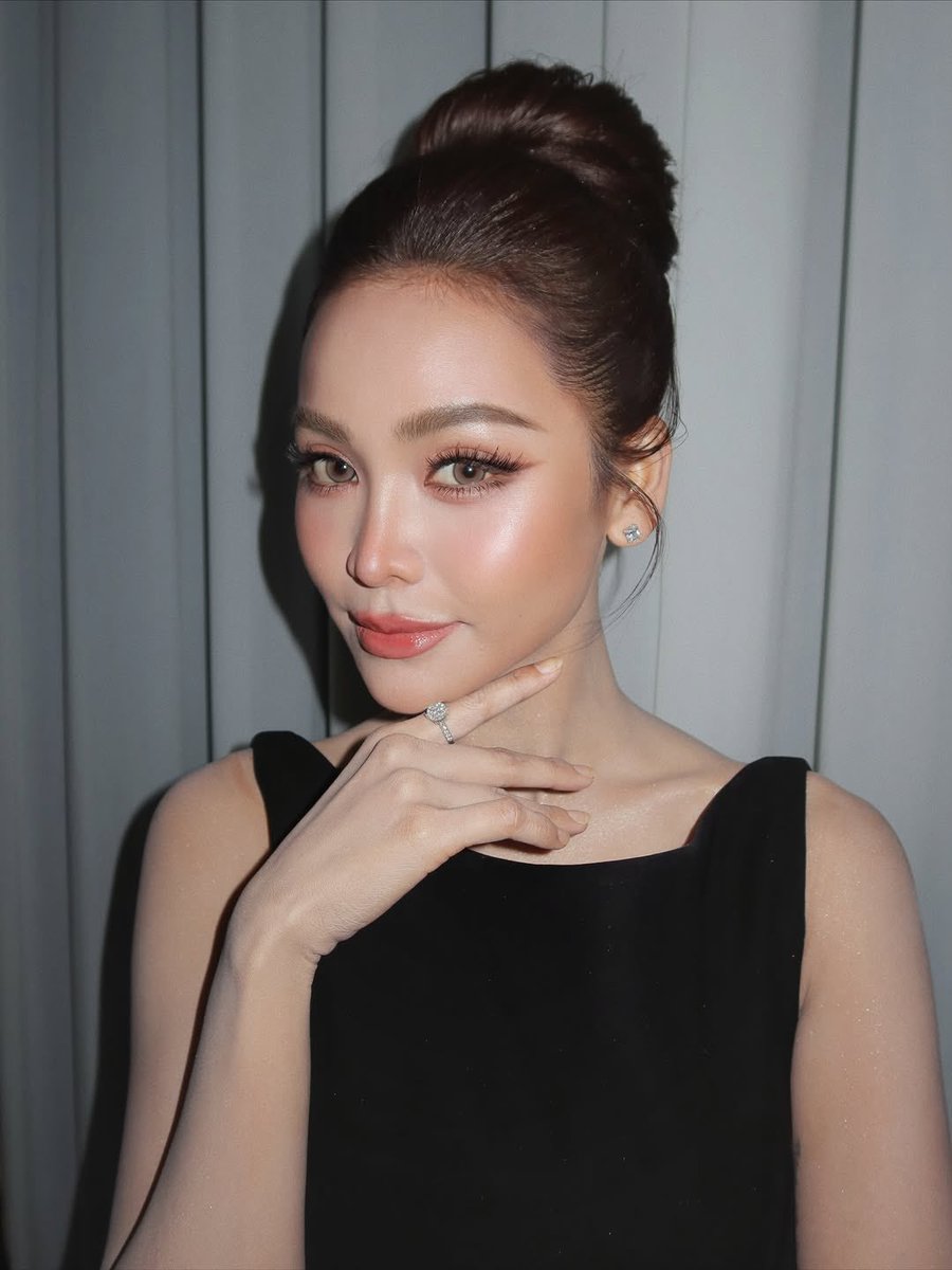 engfadom's tweet photo. ลุคคุณบี๋วันนี้ สวยที่สุด ☺️🖤

©️ IG : makeup_mario

UPLIFTING VIBES ENGFA21
#อิงฟ้ามหาชน #EngfaWaraha @EWaraha https://t.co/6YHkm2gMMG
