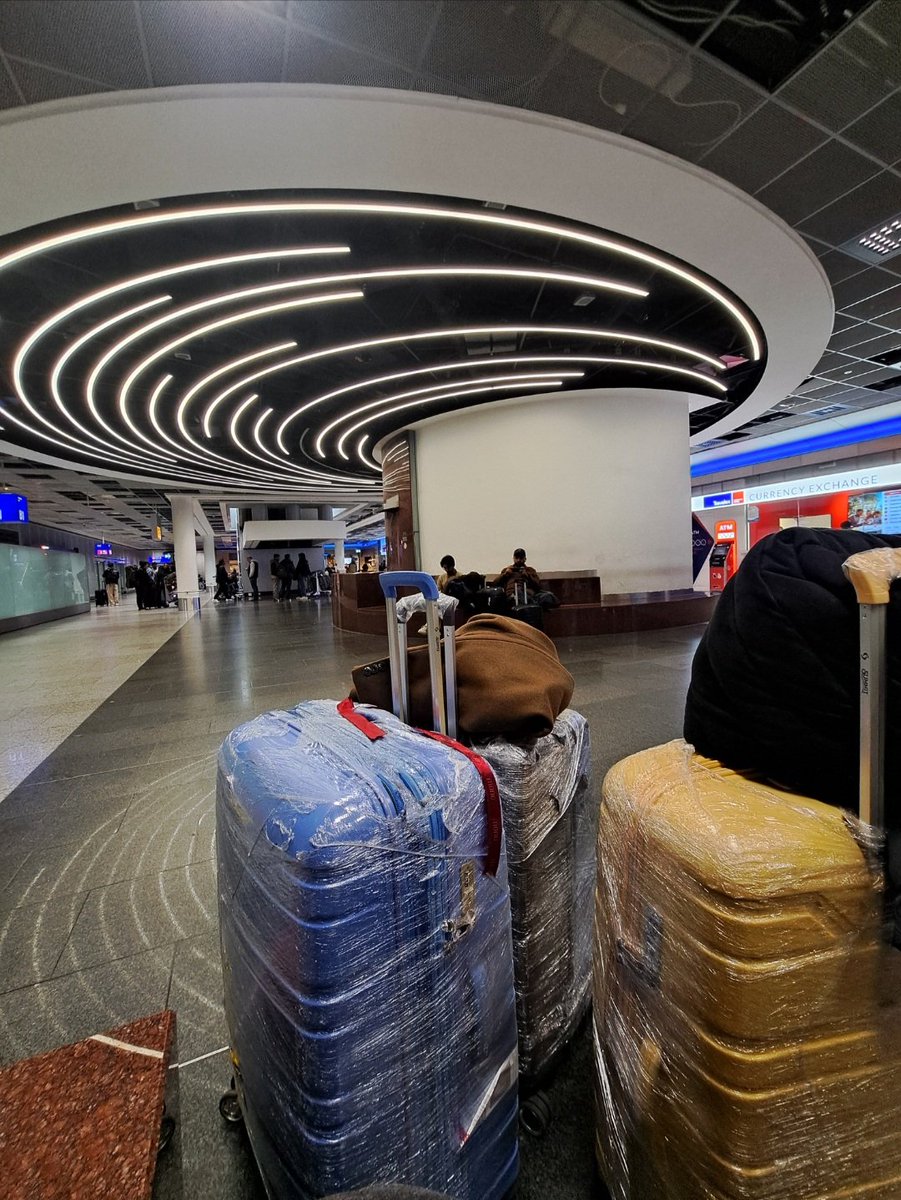 Alessandro1_ir's tweet image. آبان عجیب با یه بلیط یه طرفه