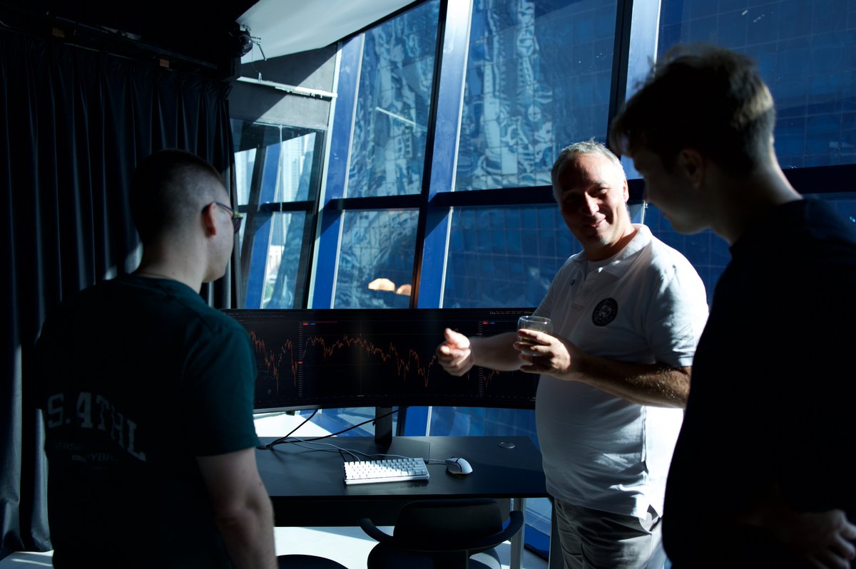 Nikolaus de Goederen tweet media