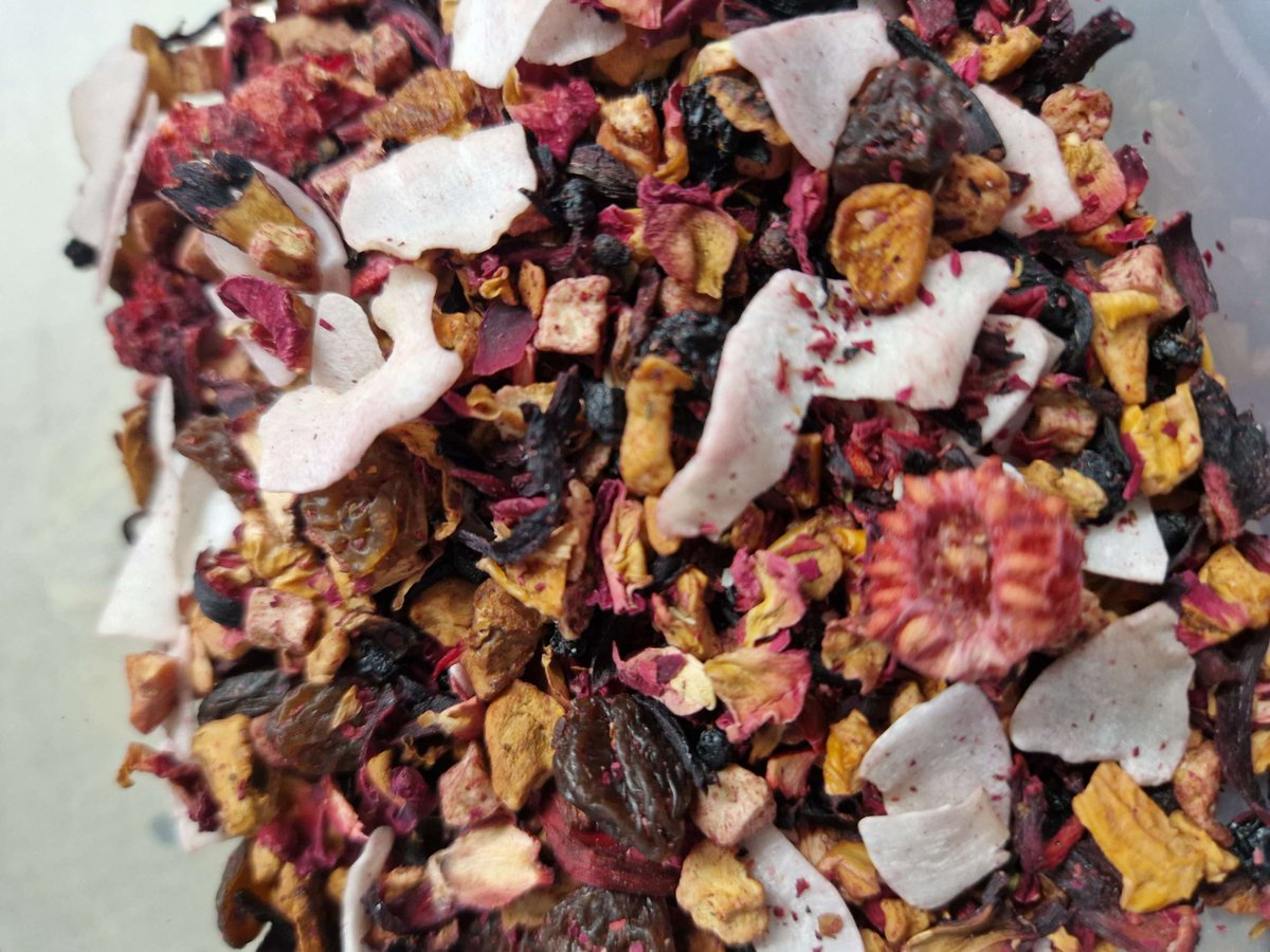 HighlandTeaBox's tweet photo. 🎉✨ Let’s play a little game, tea lovers! ✨🎉
💭 Drop your tea personality in the comments! (Or tag a friend &amp; tell them which one they are 😄)
#TeaPersonality #TeaFun #TeaTime #TeaVibes #TeaLovers #Teacommunity #Teacontent #Tealife #Tealove #Teaspiration #Teaworld #Butfirsttea https://t.co/V0nFta3Lq0