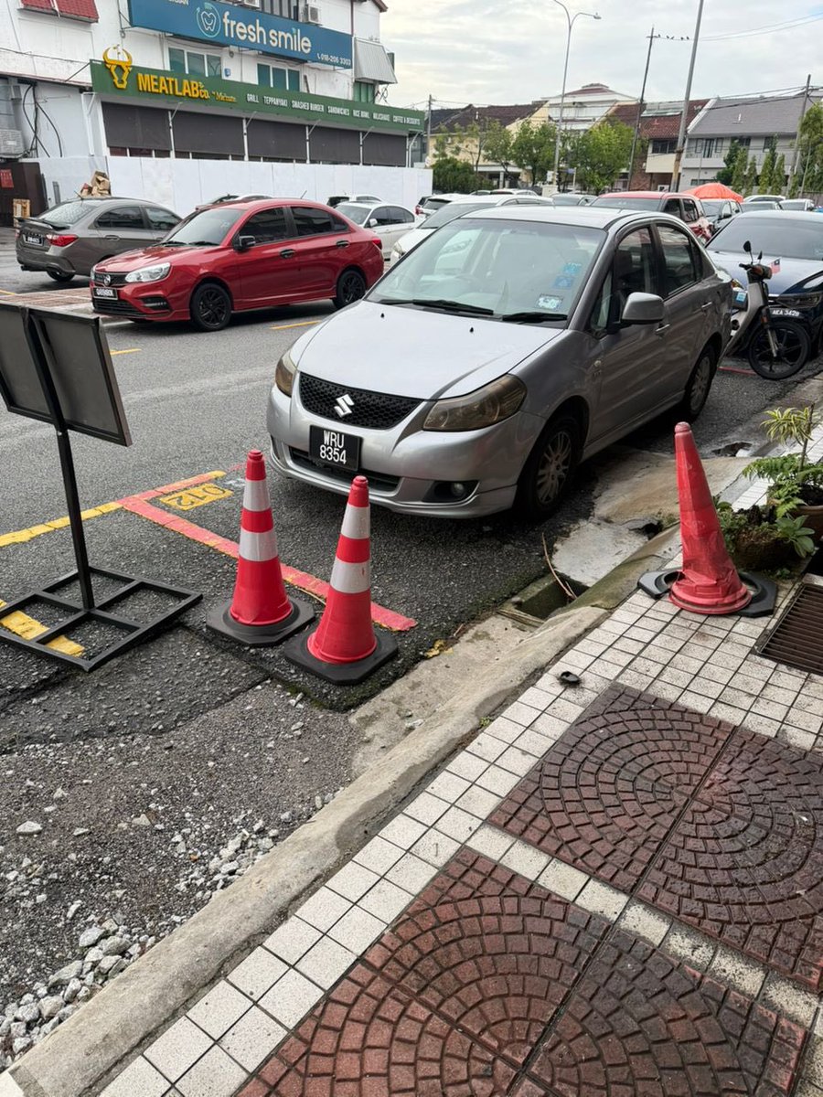 U.n.i Klinik TTDI tweet media