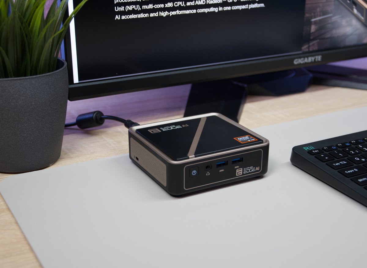 nbc_net's tweet image. Sapphire Edge AI: Mini-PC comeback with AMD Ryzen AI 9 HX 370 and magnetic lid review dlvr.it/TPNl5s #SapphireEdgeAI #MiniPC #RyzenAI #TechReview #AMD