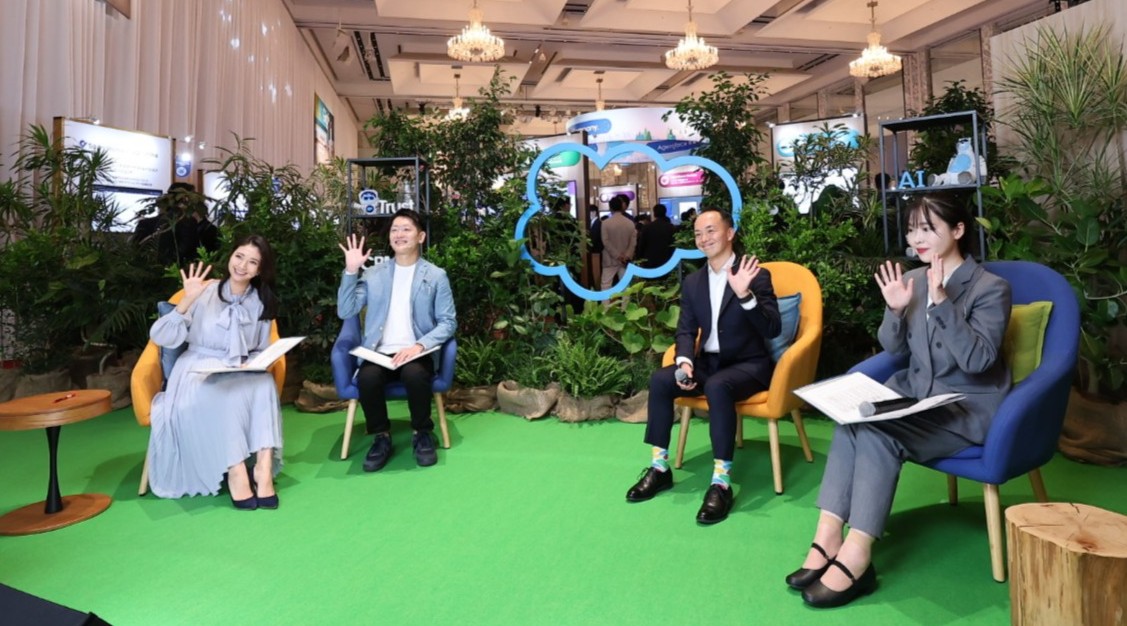 #AgentforceTour カメラ📸ˎˊ˗  
￣￣￣￣￣￣￣￣￣￣￣￣ 
Salesforce Today 振り返りセッションを
ご覧いただいた皆さま、ありがとうございました💙✨

一部セッションは順次アーカイブ配信を公開しているので、見逃した方はぜひ、チェックしてみてください🙌
sforce.co/47Du9Ng