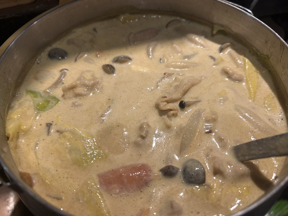 🦋AGEhA🦋オープンしてま〜す♪😆✨

只今 純女さん1名、純男さん3名で〜す♪(￣∇￣)

本日は 味噌バターカレー牛乳鍋🐷🧈🍲＆ごはん🍚サービスです♪☺️