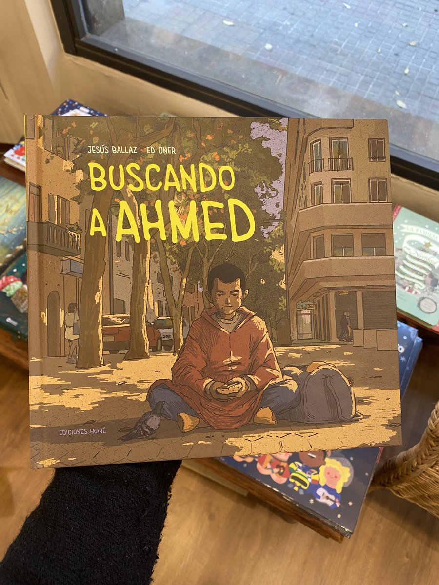 El llibre d’un molinenc, l’autor Jesús Ballaz, ha estat seleccionat com un dels millors 25 llibres de l’any per a nens per la Biblioteca de Nova York <a href="/nypl/">NY Public Library</a> Enhorabona!!  Llegiu-lo!! 👏🏻👏🏻 <a href="/JesusBallaz/">Jesús Ballaz</a> i <a href="/EdicionesEkare/">Ediciones Ekaré</a>