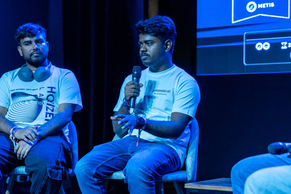 LazAINetwork's tweet image. .@0xThiru joined Verifying Intelligence at Devconnect Buenos Aires to speak on x402 and how agents can pay each other on chain. It was part of the panel “x402 and Agent to Agent Payments, The Internet’s Native Value Layer”. 💬

The session brought ZK and AI builders together at…