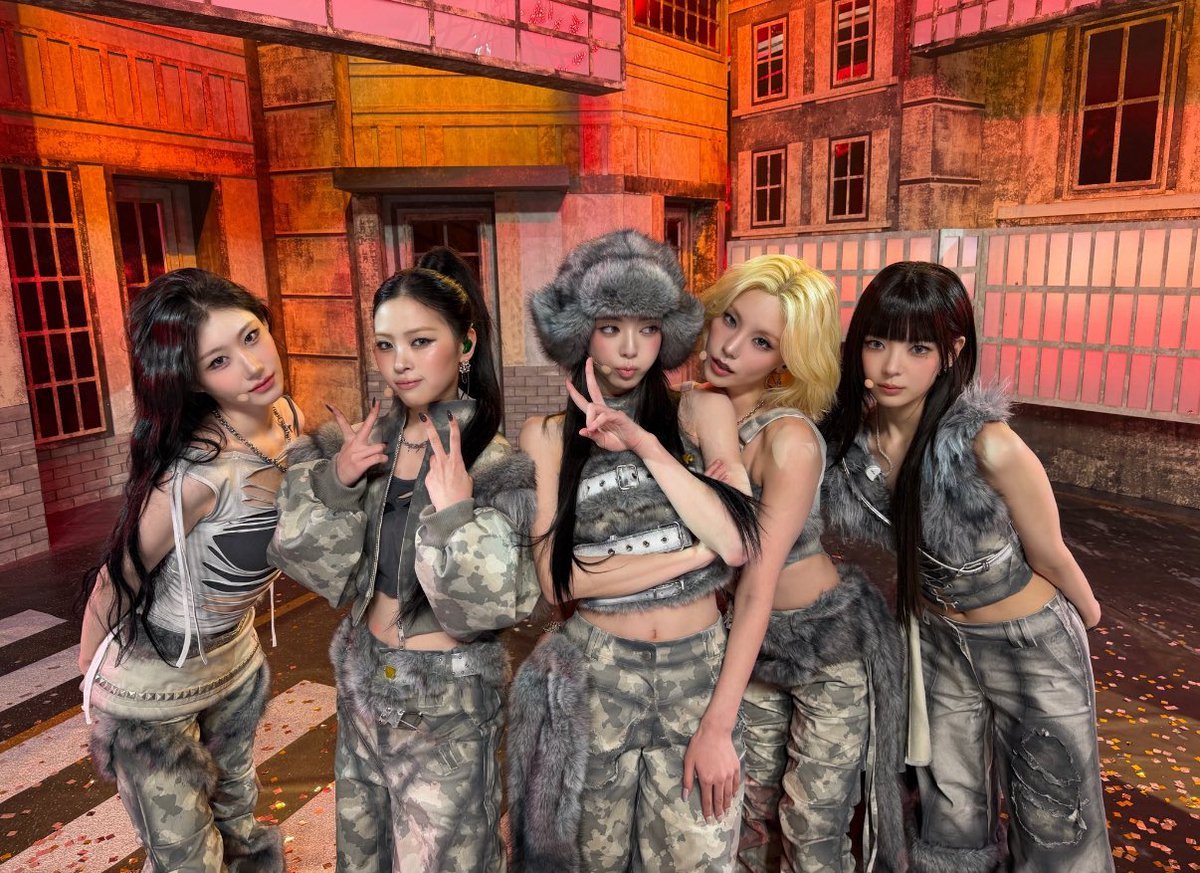 Midzyglobal01's tweet image. 🏆 ITZY won first place on Music Bank, earning their 1st win for “TUNNEL VISION” — Congratulations! ITZYand MIDZY  🎉🥳

❤️‍🔥 Drop Your Tags and Let&apos;s celebrate together!! 
#TUNNELVISION1stWin #ITZY49thWin
#ITZY #있지 #ITZY_TUNNELVISION