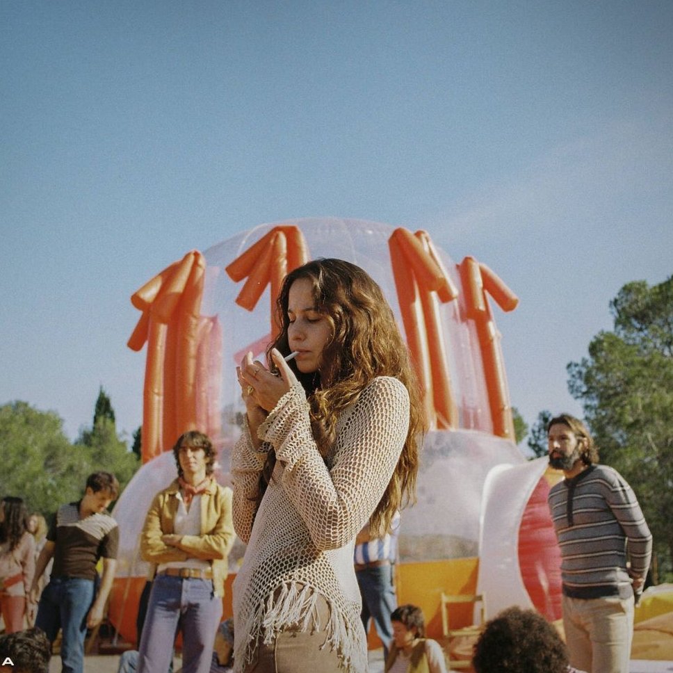 El SerieSelektor d'aquesta setmana és una festa!

Conversem amb els creadors de LA RUTA. VOL 2: IBIZA (atresplayer), Borja Soler, Roberto Martín Maiztegui i Clara Botas, juntament amb una de les seves protagonistes, la <a href="/IreneEscolar1/">Irene Escolar</a>😍

🎙️ 3cat.cat/3cat/la-ruta-v…