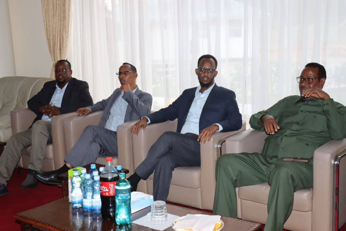 MOICTJUBALAND's tweet photo. A Jubbaland ministerial delegation led by @Abdifatahmukta, Minister of Information, Culture &amp; Tourism, arrived in Lamu to attend the Lamu Culture Festival. The team will hold key meetings to enhance cooperation in tourism, trade, health, and public works between Jubaland and Lamu https://t.co/LMTU1ebywk