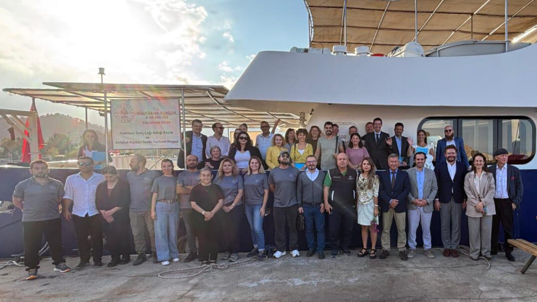 Spotkaliśmy się z prof. Błażejem Stanisławskim z Polskiej Akademii Nauk, prof. Hakanem Önizem (który m.in. przedstawił projekt UE <a href="/scienceinblue/">Science in Blue</a> ) i dr Ceydą Öztosun, która omówiła działania edukacyjne i badawcze związane z archeologią podwodną.
#arkeoloji