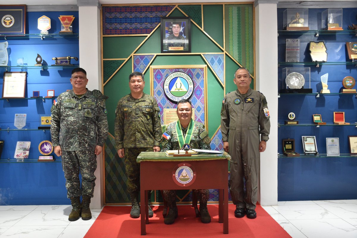 CPIO_WestMinCom's tweet photo. Philippine Marine Corps Commandant Pays Courtesy Call on WestMinCom Leadership

Major General Vicente Map Blanco III, Commandant of the Philippine Marine Corps (PMC)...

Read more at...
https://t.co/8fkXJvJj9T https://t.co/NCc1Qbun2K